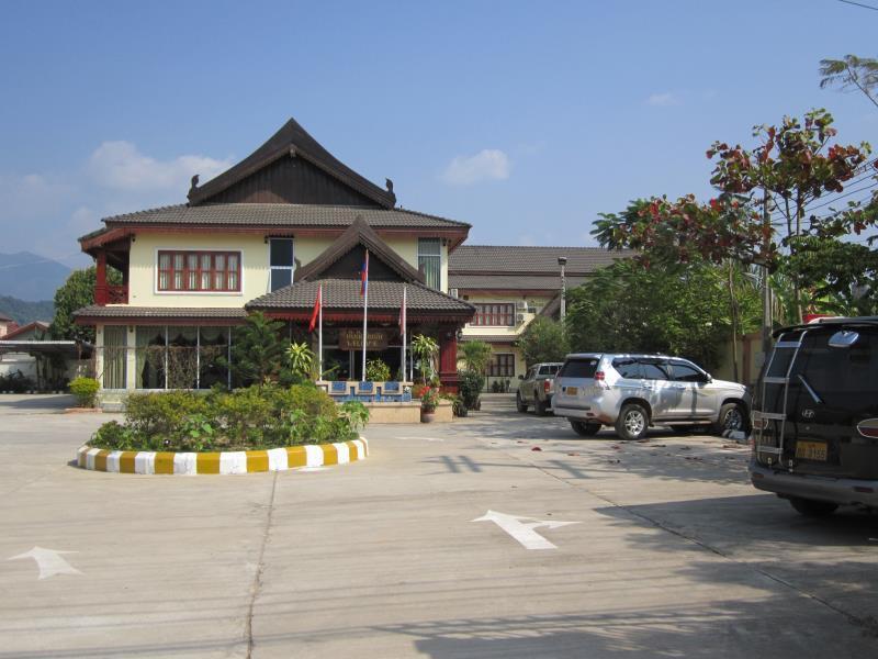 Khampaseuth Hotel Vang Vieng Ngoại thất bức ảnh