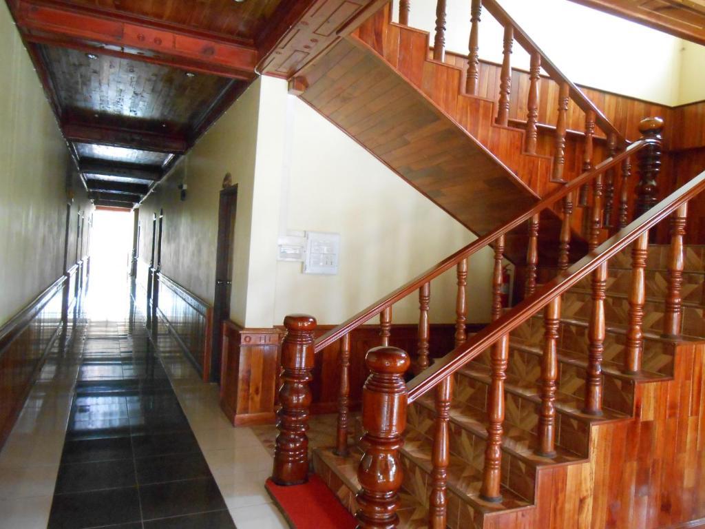 Khampaseuth Hotel Vang Vieng Ngoại thất bức ảnh
