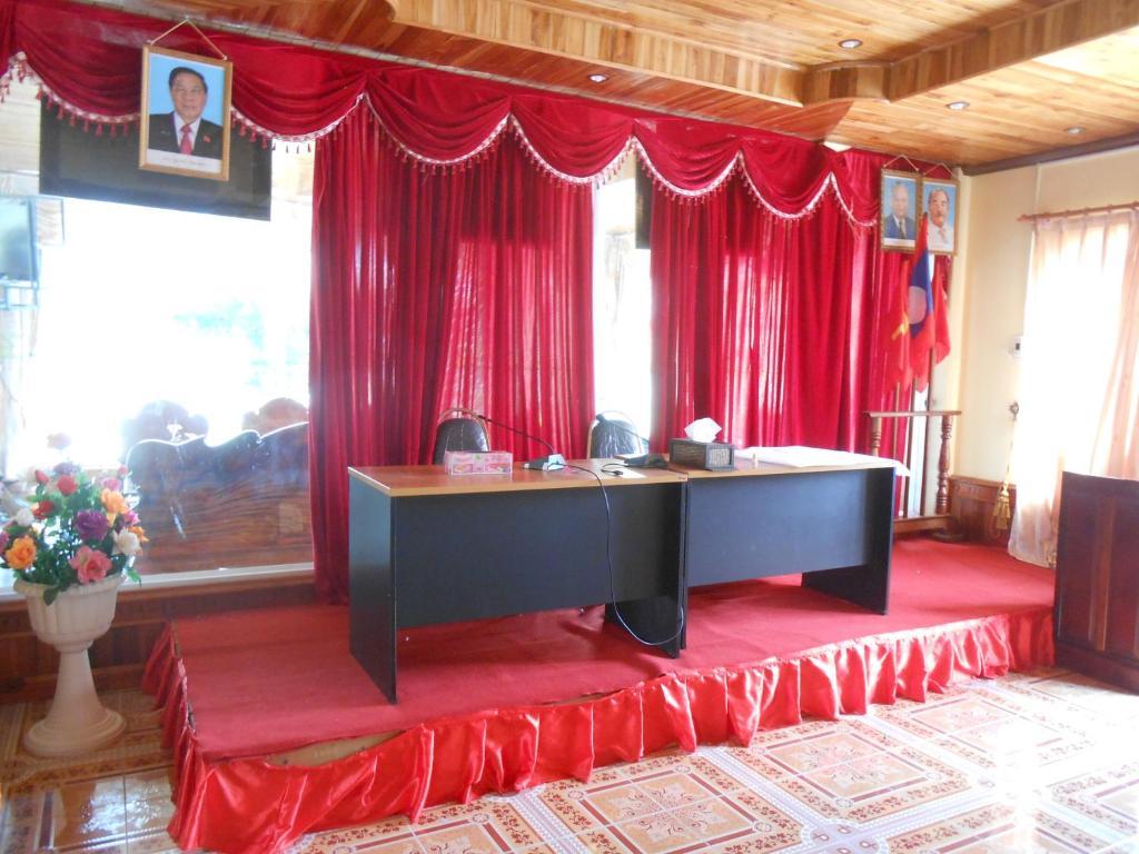 Khampaseuth Hotel Vang Vieng Ngoại thất bức ảnh